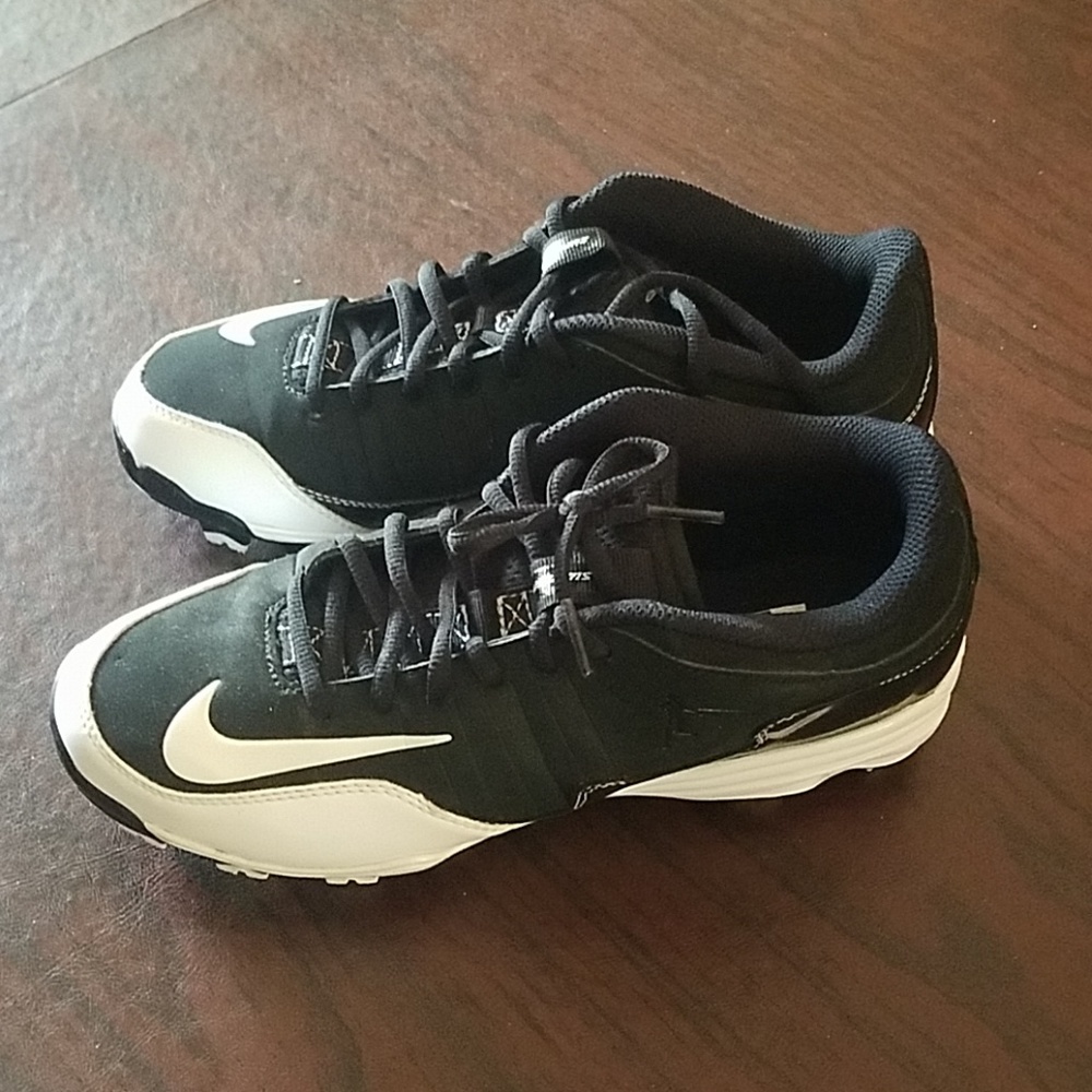 Nike Baseball Cleats size 7.5  new never worn